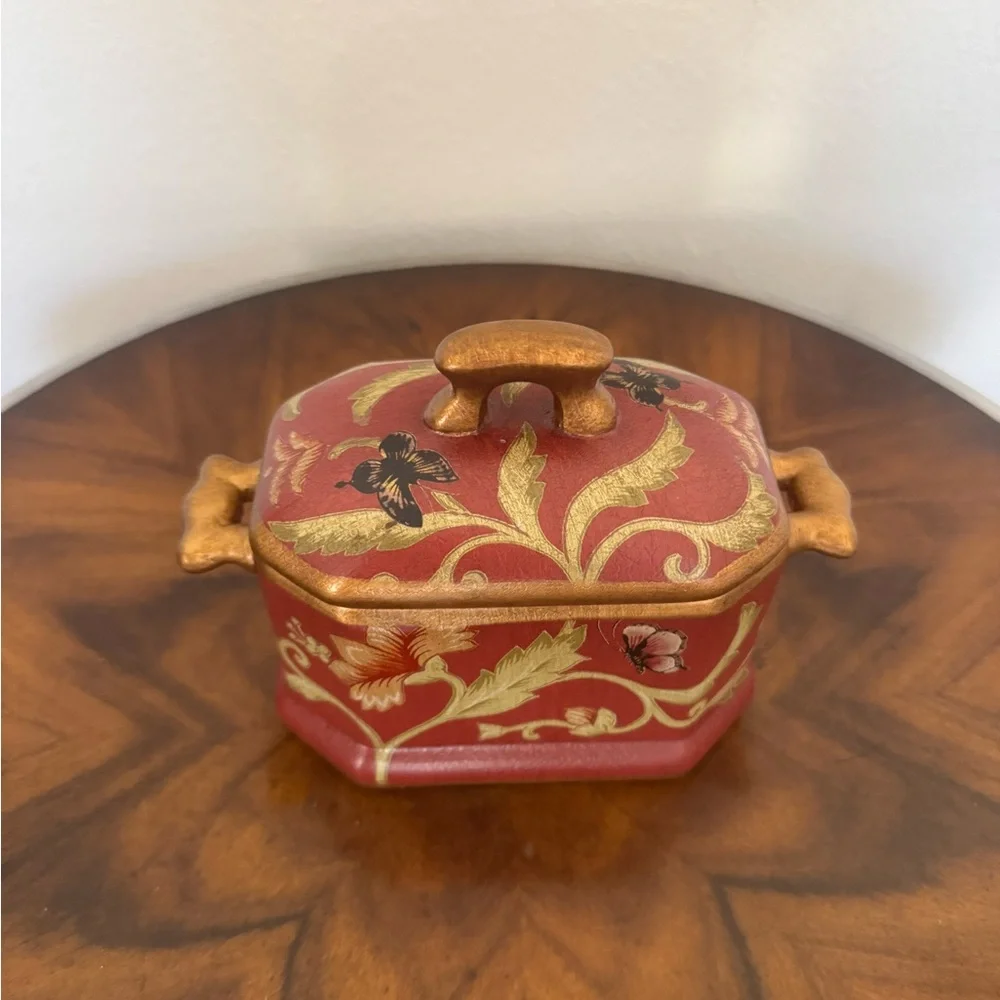 Decorative Hand Painted Resin Box With Handles 7” - Picture 4 of 8